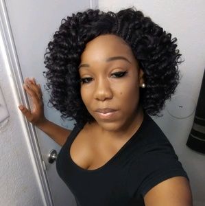 Meet your Posher, Shekivia